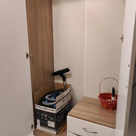 Apartment Newly Renovated 2 Bedroom In
