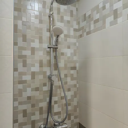 Newly Renovated 2 Bedroom In Apartment Sofia